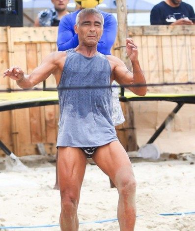 Romário joga futevôlei em praia do Rio - Fabricio Pioyani/AgNews