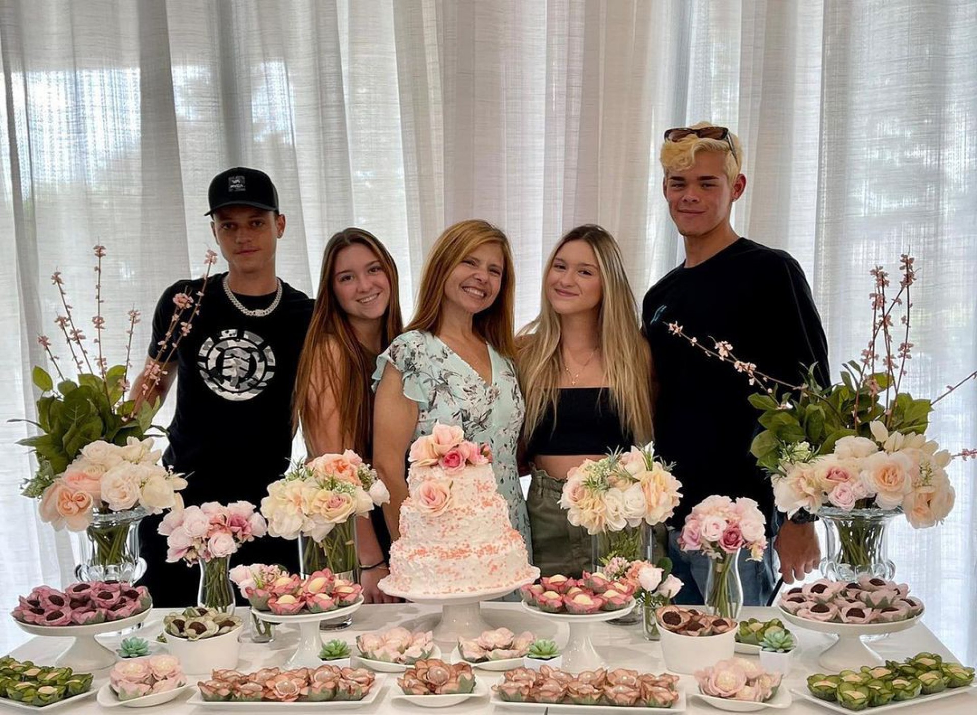 Rose Miriam e as filhas - Reprodução