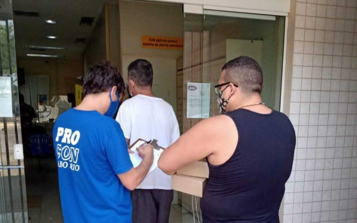 População reclamou com Procon sobre atraso na entrega e longas filas