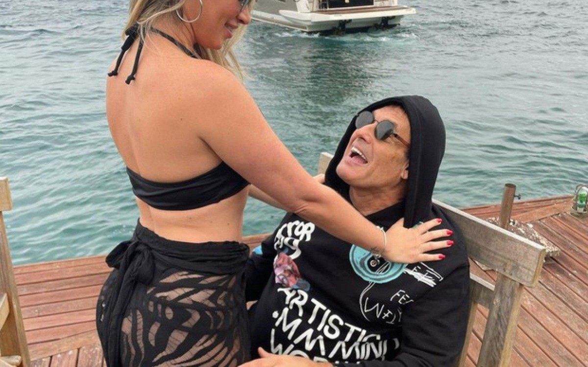 S&eacute;rgio Mallandro e a namorada, a carioca Danielly Borges