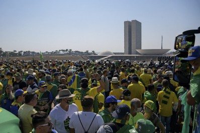 Após discurso de Fux, bolsonaristas voltam a protestar em Brasília