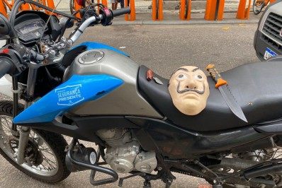 Homem é preso com faca e soco inglês durante ato a favor do Bolsonaro em Copacabana