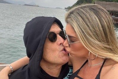 Sérgio Mallandro e namorada fazem viagem romântica: 'Com muito glu-glu'