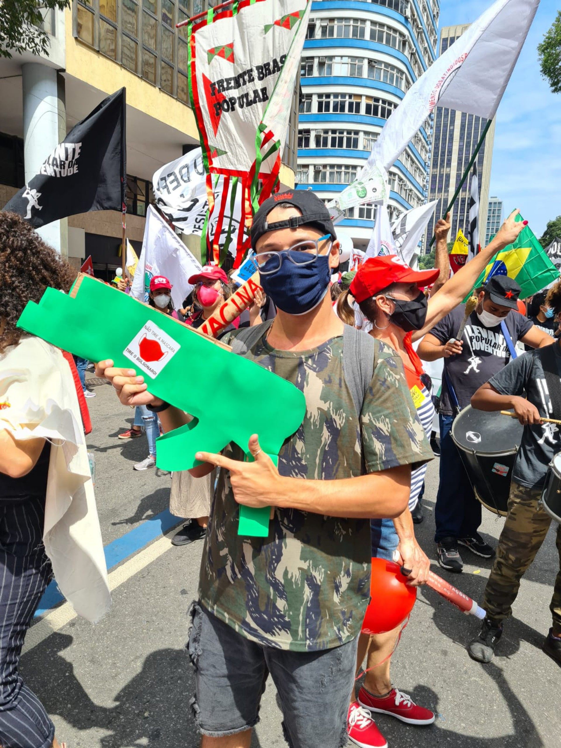 Manifestantes fazem ato contra Jair Bolsonaro - Aline Cavalcante / Agência O DIA