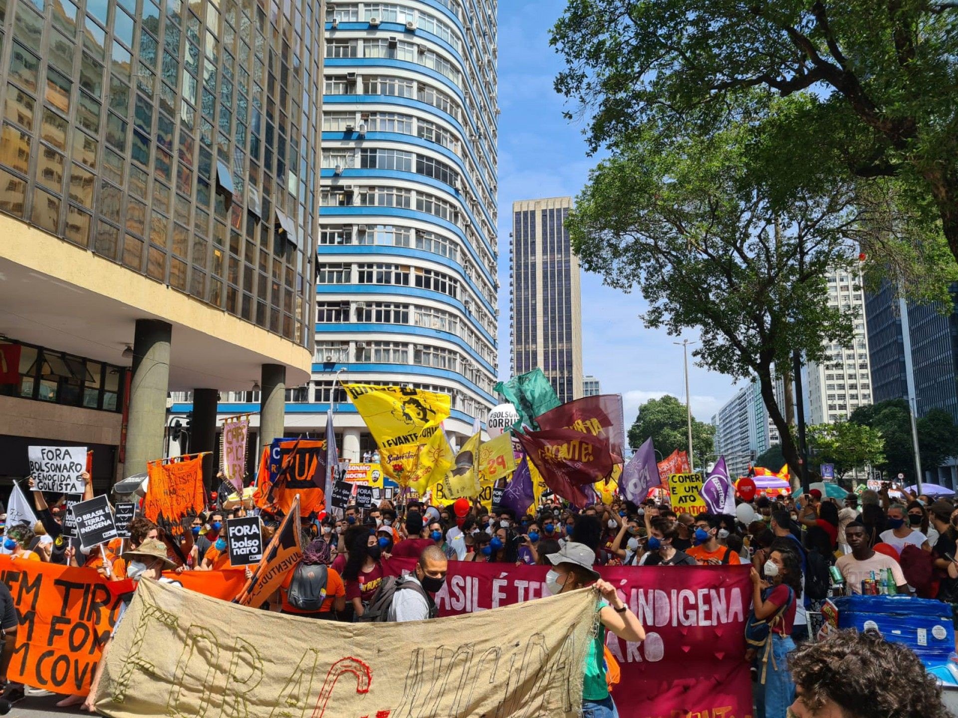 Manifestantes fazem ato contra Jair Bolsonaro - Aline Cavalcante / Agência O DIA