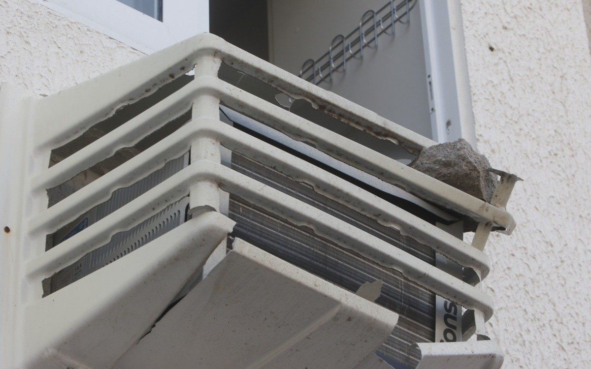 Geral - Explosao na fabrica das pastilhas Valdas atinge predio vizinho e deixa feridos, na Gardenia Azul, zona oeste do Rio. - Reginaldo Pimenta / Agencia O Dia