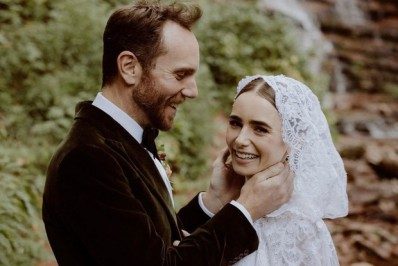 Lily Collins anuncia casamento com escritor: 'Nunca fui tão feliz'