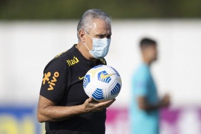 Tite garante Neymar, mas faz mistério sobre escalação da Seleção