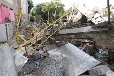 Moradores avaliam prejuízo após explosão em fábrica danificar apartamentos