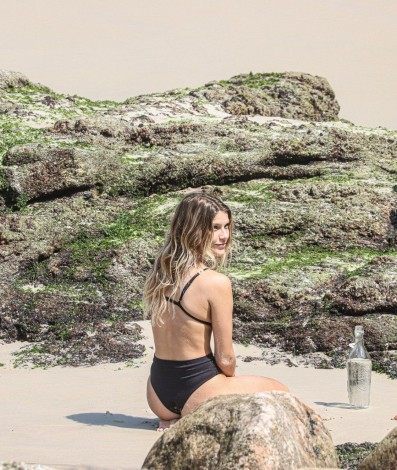 Isabella Santoni participa de sessão de fotos na Praia da Joatinga, na Zona Oeste do Rio - Ag. News