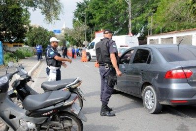 Blitz educativa orienta motoristas e motociclistas de Quissamã