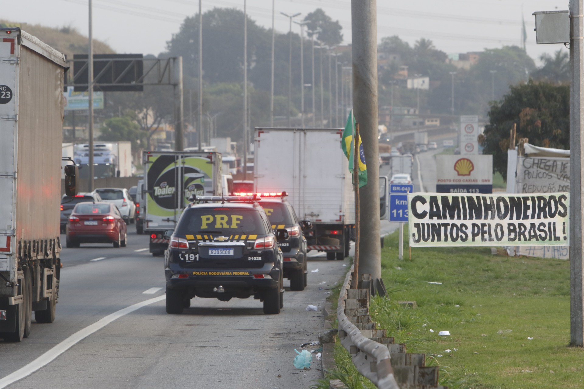 Geral - Manifestaçao caminhoneiros na BR040, na altura da reduc. - Reginaldo Pimenta / Agencia O Dia