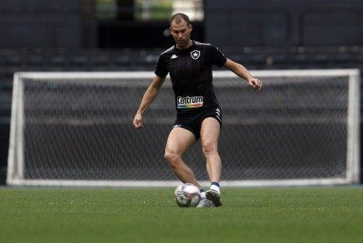 Joel Carli vira desfalque e Botafogo segue com dúvidas no confronto contra Londrina