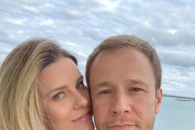 Após anúncio de saída da Globo, Tiago Leifert ganha homenagem da esposa 