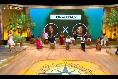 Ilha Record: final ao vivo tem gafes de Sabrina Sato e decisão às cegas
