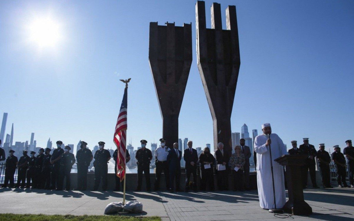 Um minuto de silêncio foi observado às 8h46 (9h46 de Brasília) no memorial de Manhattan (Nova York) - AFP
