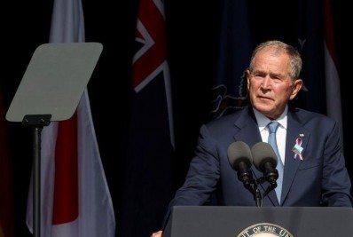 'Terrorismo não vem apenas através das fronteiras', diz George W. Bush 