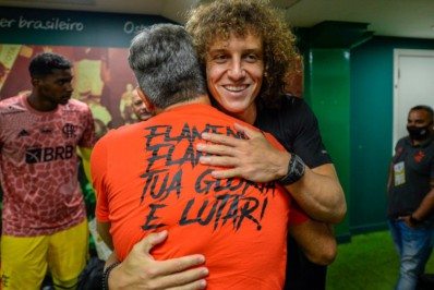 Com 'sede de títulos', David Luiz vê acerto com o Flamengo como algo único na carreira: 'É diferente'