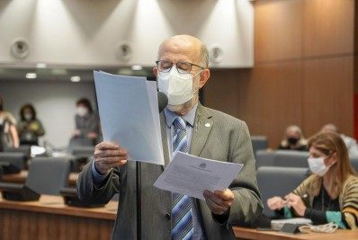 Deputado pede esclarecimentos ao governo do Rio sobre cartão oferecido a servidores