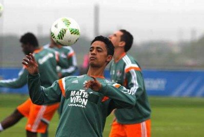 Meia que só jogou apenas dez jogos pelo Fluminense ganha ação milionária na Justiça