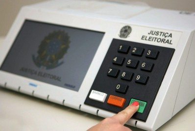 Pesquisa da Datafolha segmenta intenção de votos por sexo, idade e renda para eleição à presidência