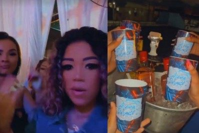 Grávida, ex-namorada de MC Poze de 17 anos é criticada por festa com bebida alcóolica