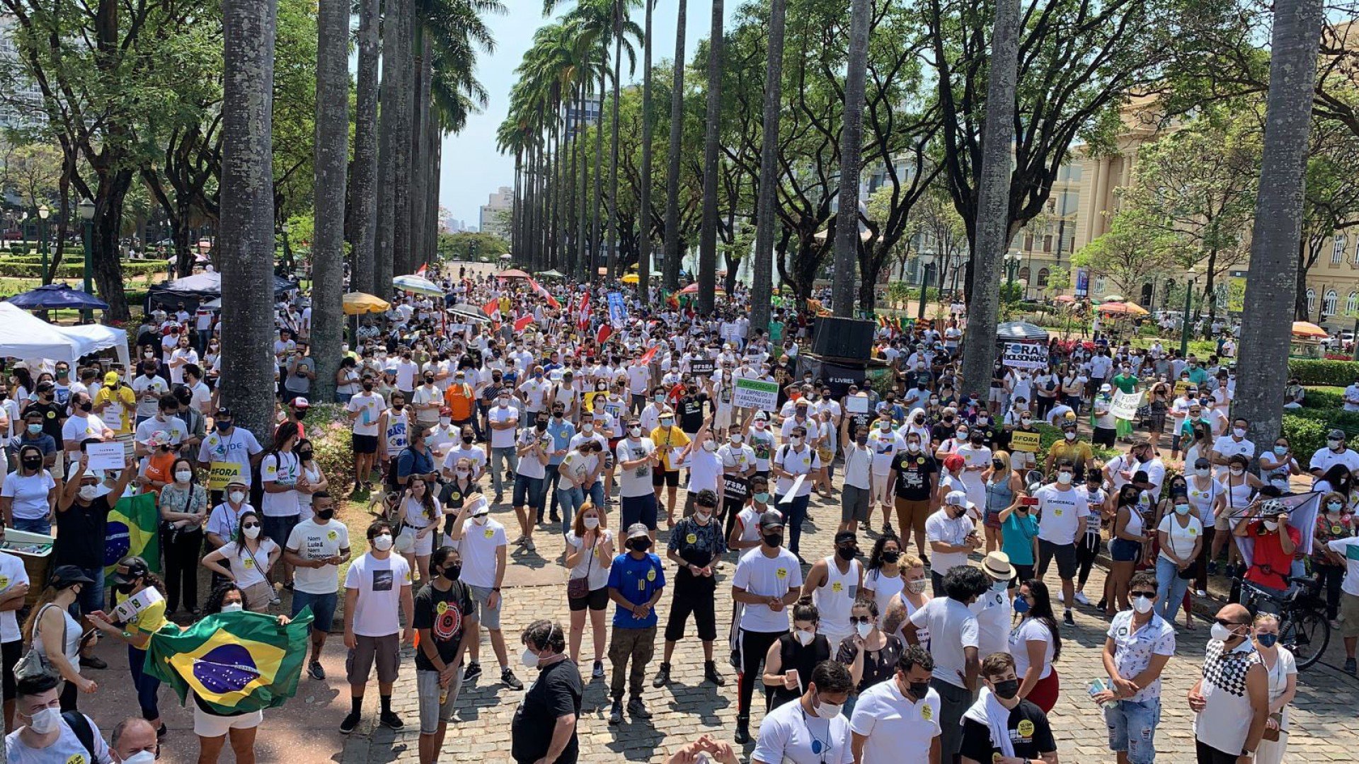 Protestos organizados pelo MBL e Vem Pra Rua contra Bolsonaro têm baixa adesão neste domingo