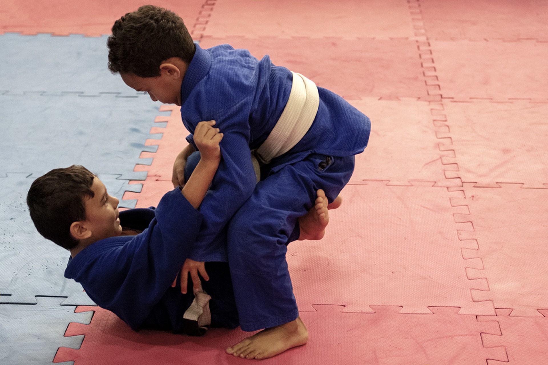 A competição de Jiu-Jitsu aconteceu no Ginásio Henrique Lage (antigo 3º B.I.) - Dvulgação / Rafa Correa