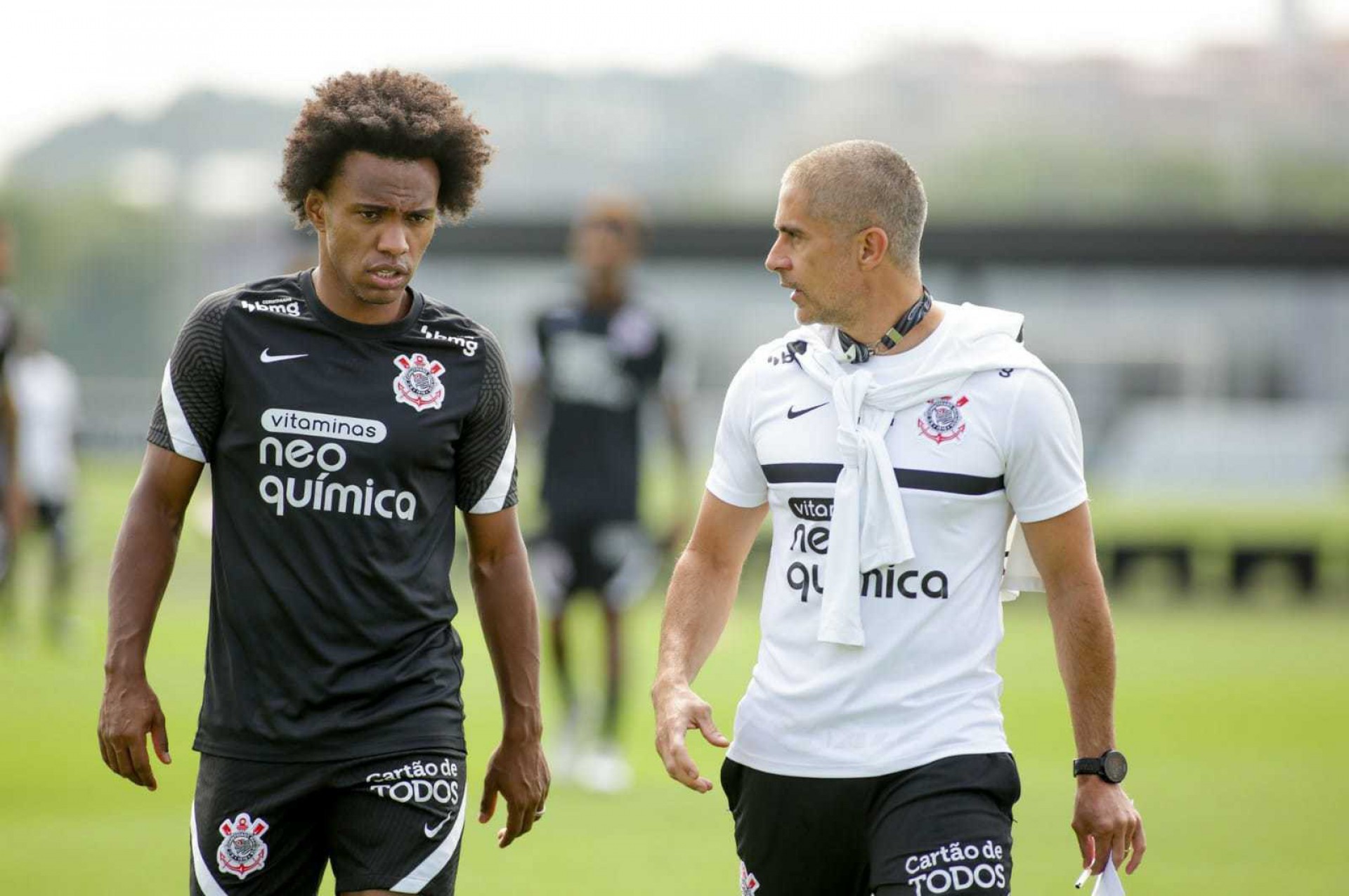 Filha de técnico do Corinthians sofre ameaças após derrota para o Flamengo e desabafa na Web