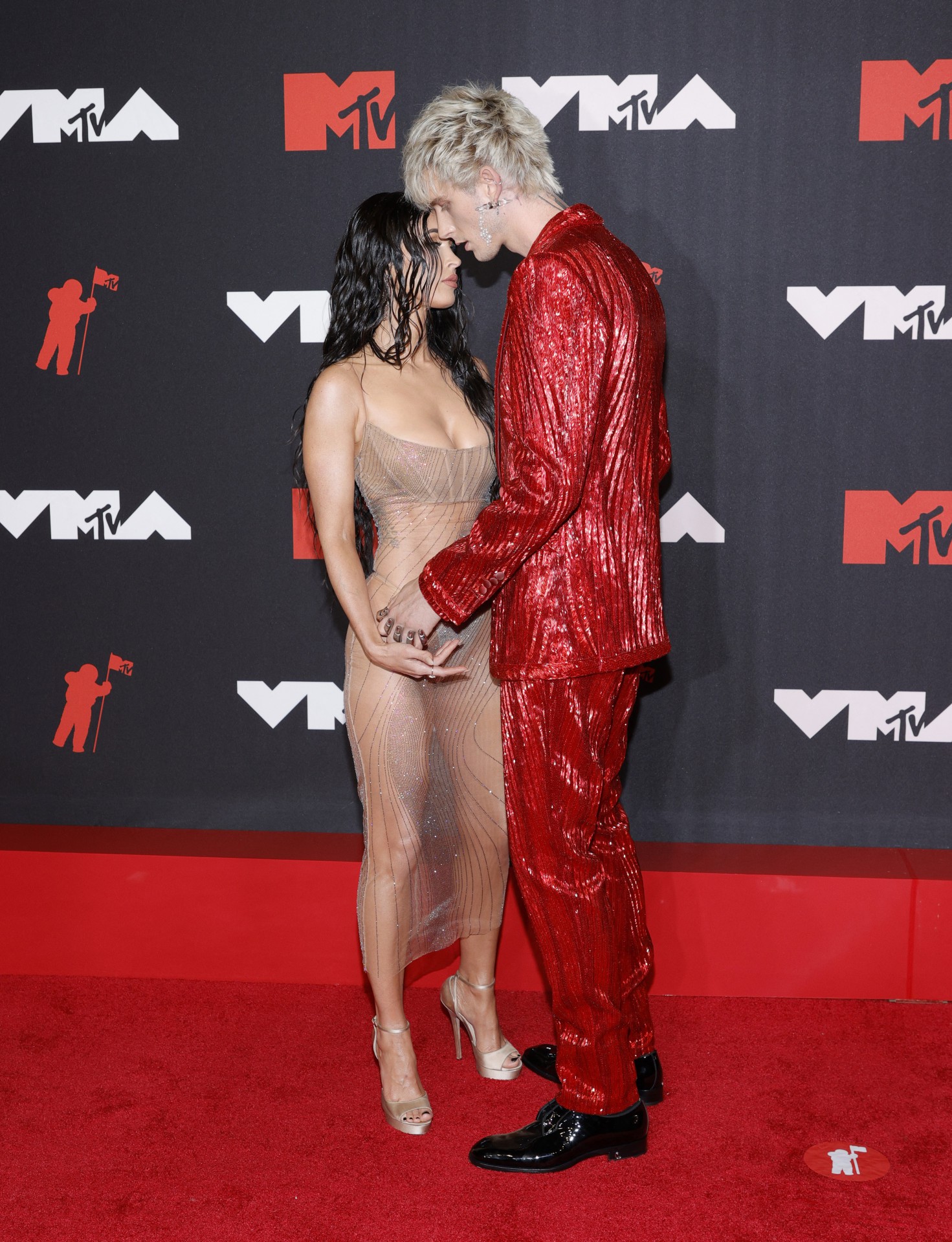 Megan Fox e Machine Gun Kelly - AFP
