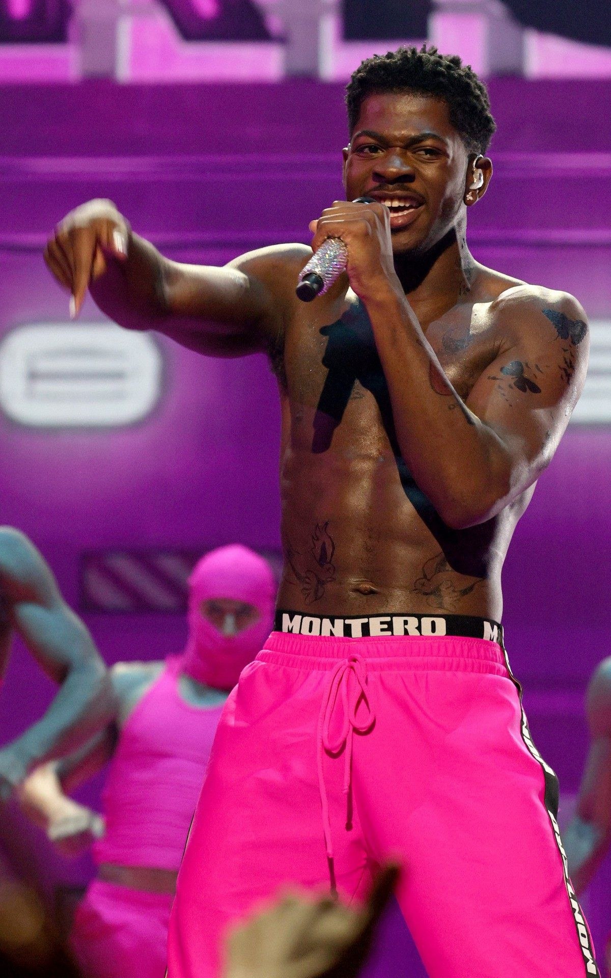 Rapper Lil Nas X se apresenta no palco do  MTV Video Music Awards