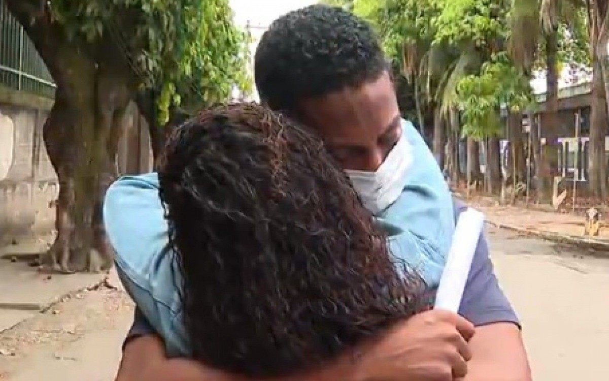 Jeferson reencontrou a família, após ficar cinco dias preso - Reprodução/TV Globo