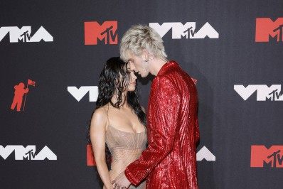 Briga! Lutador McGregor e namorado de Megan Fox se estranham em premiação