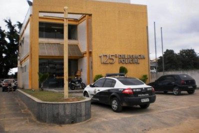 Homens encapuzados invadem residência e atiram contra jovem, em São Pedro da Aldeia