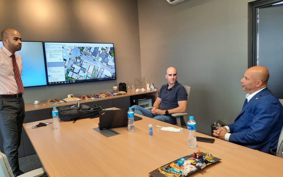 Em reuni&atilde;o, foram tratadas quest&otilde;es para implantar cursos de capacita&ccedil;&atilde;o e qualifica&ccedil;&atilde;o para atender as demandas do principal polo log&iacute;stico de Meriti