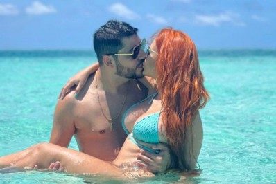 Mirela Janis e Yugnir se reconciliam nas Maldivas