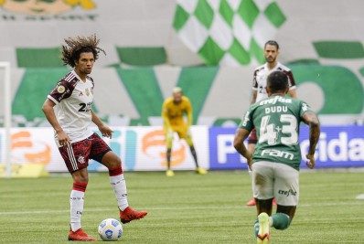 Antes da vitória, Arão motiva grupo do Flamengo e destaca: 'É o tricampeonato. Não é um jogo qualquer'