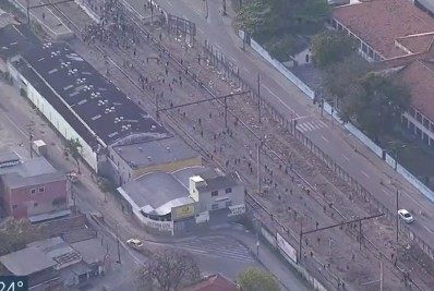 Homem morre após invadir linha férrea em estação da SuperVia