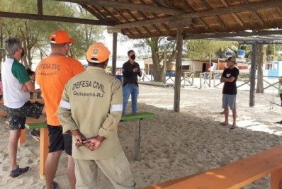 Defesa Civil, ICMBio e Clube de Bugres promovem ação ambiental no litoral de Quissamã