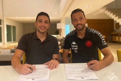 Nenê é regularizado na CBF e pode estrear pelo Vasco contra o CRB