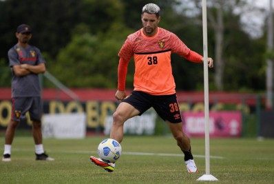 Thiago Neves rebate críticas da torcida e revela compras para o Sport com o próprio dinheiro