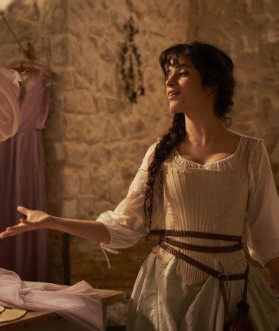 Camilla Cabello em 'Cinderela' - Kerry Brown