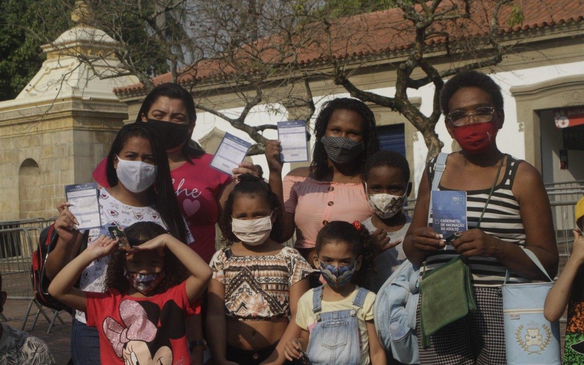 Inicio da cobran&ccedil;a do passaporte de vacina&ccedil;&atilde;o, nesta quarta feira (15), fotos do Bio Parque e no clube Mackenzie no Meier.