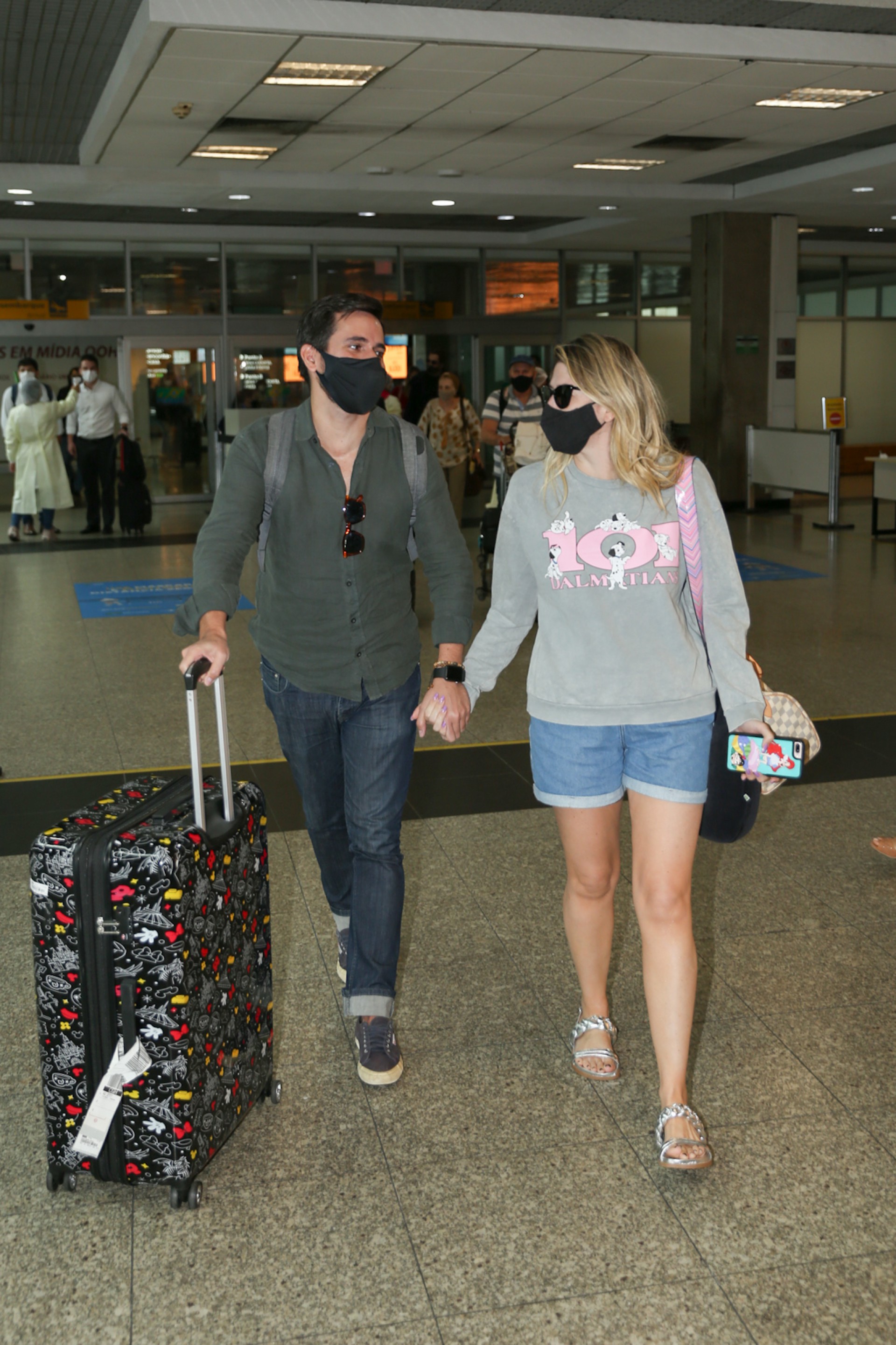 Dani Calabresa desembarca em Congonhas com o namorado - Ag.news