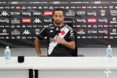 Nenê celebra retorno ao Vasco: 'Clube que mais me identifiquei no Brasil'
