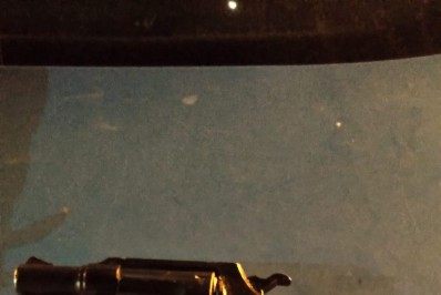 PM apreende arma, prende um bandido e deixa outro ferido, em Belford Roxo