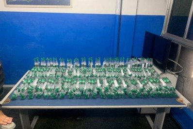 Mulher é presa e adolescente é apreendida com 400 frascos de lança-perfume na Rodoviária Novo Rio
