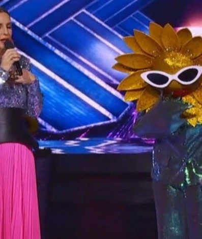 Girassol se emociona no 'The Masked Singer' - Reprodução/Globo