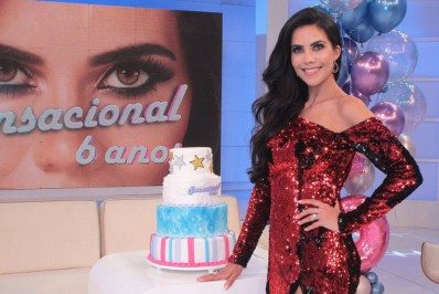 Daniela Albuquerque celebra seis anos do Sensacional na RedeTV!: 'Brindar o carinho que recebo'