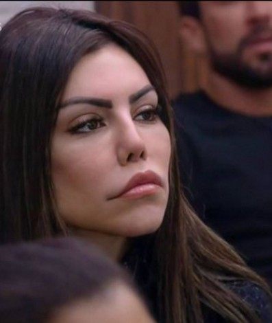 Liziane  Gutierrez tem sido alvo de ataques na internet por conta da harmonização facial - reprodução